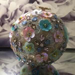 Embellished Floral Appliqué Hsndbag